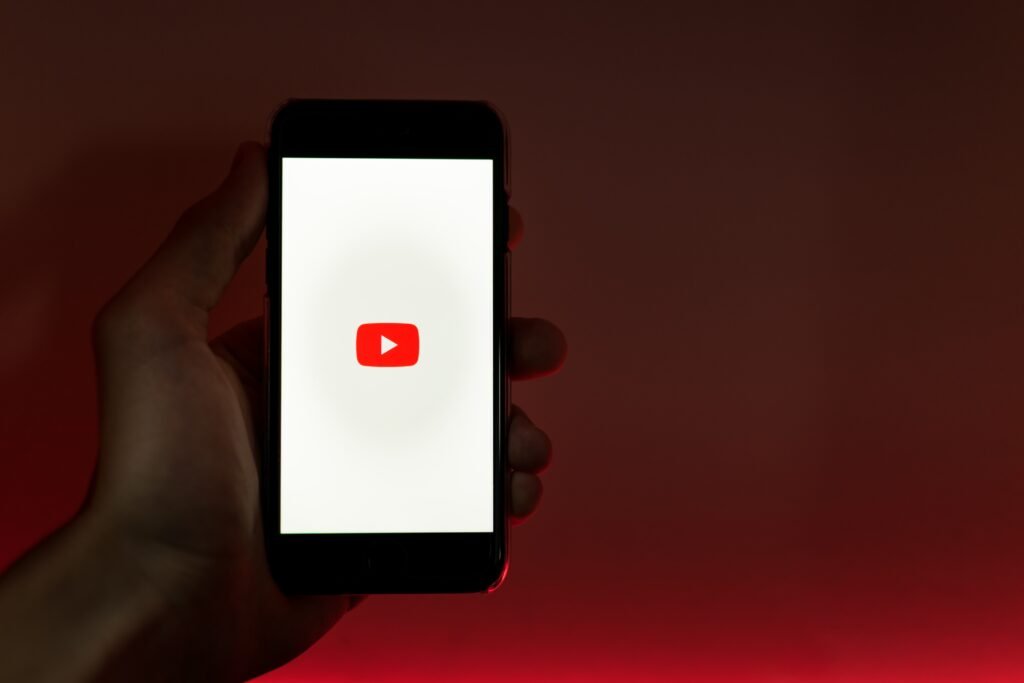 Googles New AI Chatbot Enhances YouTube Content Creation